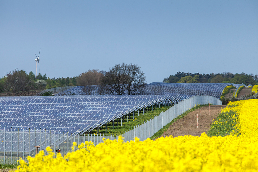 Solar Raper Rape, solar systems and wind turbine symbolize the energy transition | BMWE